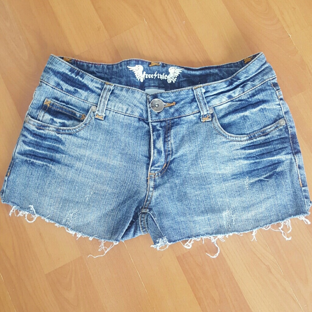 ❤ Freestyle juniors distressed frayed denim shorts